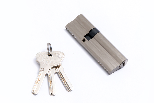 Báo Giá Khóa Tay Gạt Cửa nhôm Lix mới nhất 2025 – Đẹp, bền, cao cấp Lõi khóa 2 đầu chìa