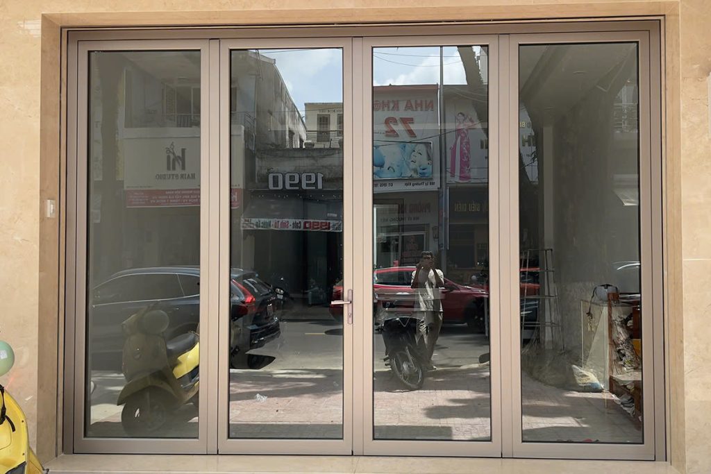 Cửa nhôm kính